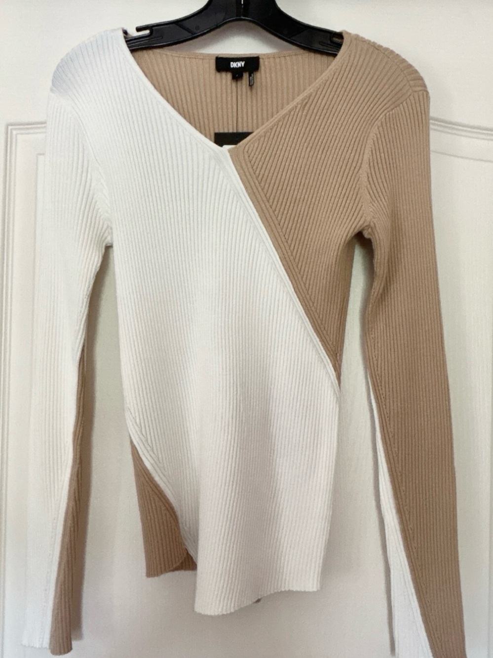 DKNY Two-Tone Cream and Tan Ribbed V-Neck Sweater